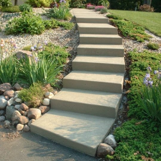 https://www.customconcretesolutionsct.com/wp-content/uploads/2019/04/Weiss_Side_Steps_lg-540x540.jpg